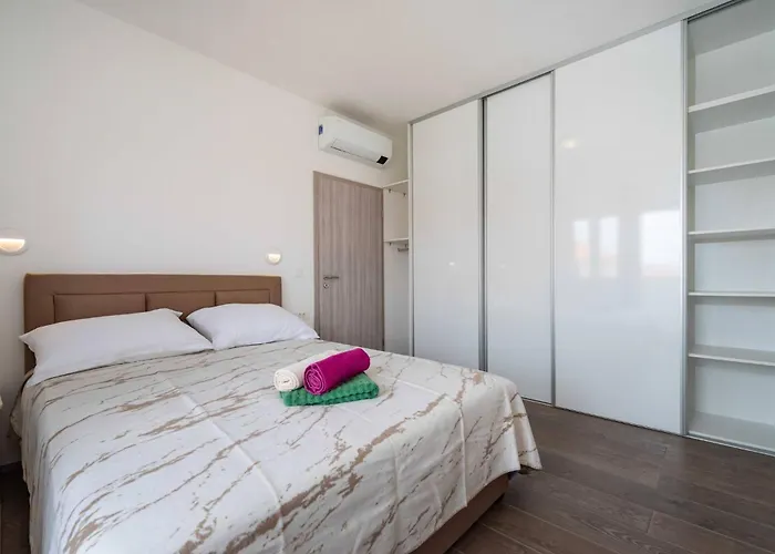 Apartment My Dalmatia - Blagdan Three With Private Parking