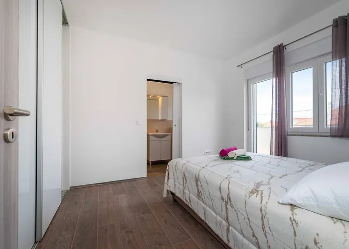 My Dalmatia - Blagdan Three With Private Parking Апартаменты *